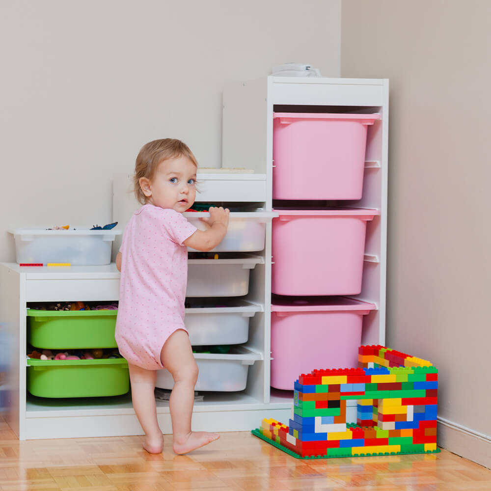 How to store and store in a children's room?